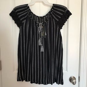 Crochet in sleeve blouse